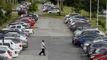 Piden veto parcial de proyecto que regula aparcamientos