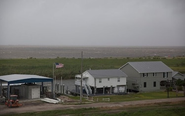 La tormenta tropical Barry se dirige a Luisiana y amenaza con convertirse en huracán este sábado