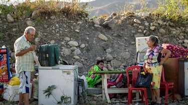 Venezuela destruye cédulas a deportados