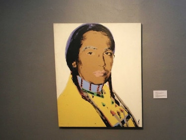 Mujer arruina obras de arte por 300 mil dólares durante cita