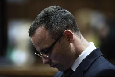 Tribunal sudafricano ordena a Pistorius someterse a evaluación mental