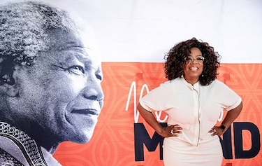 Oprah rinde homenaje a Mandela al cumplirse 100 años de su nacimiento