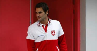 Copa Davis: Federer vuelve a entrenar y muestra mejoría tras lesión