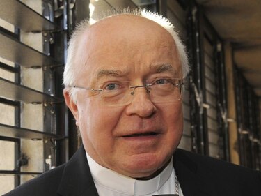 La muerte de un exnuncio pone fin al primer juicio del Vaticano por pederastia