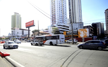 Vía España: entre el caos vehicular y la promesa de una transformación urbana