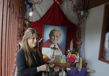 Costarricense atribuye milagro a Juan Pablo II