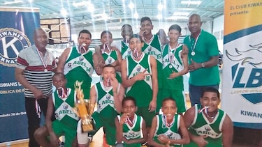 Abel Bravo se coronó en dos categorías del baloncesto