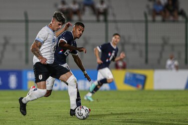 Uruguay vence a Paraguay en un amistoso de preparación para el Preolímpico