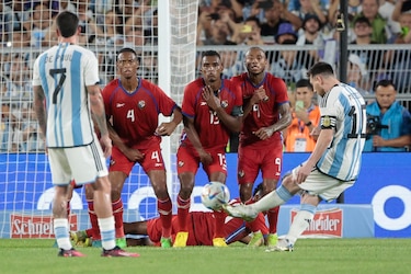 Con el gol 800 de Messi en su carrera, Argentina derrota a Panamá