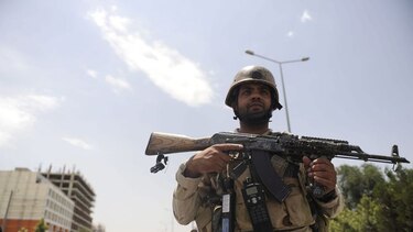 Talibanes atacan el Parlamento afgano en una demostración de fuerza