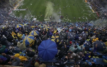 Gobierno argentino multa a Boca Juniors con 50 mil dólares por daños a trenes