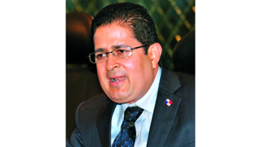 Apede rechaza regulación a colegios