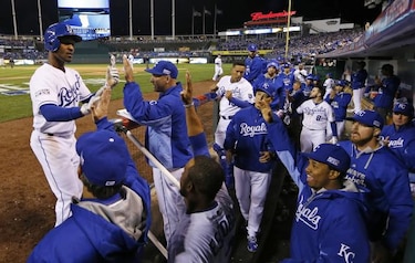 Béisbol: Los sorprendentes Reales se ponen a un paso de la Serie Mundial