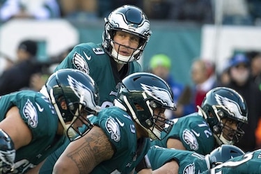 Eagles encaran una dura defensa de su título; arrancan los 'playoffs'
