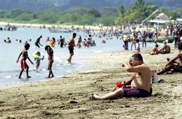 Se mantienen restricciones en las playas