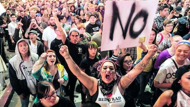 Jóvenes rechazan a Donald Trump