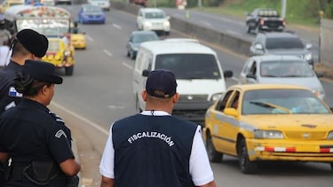 Contraloría aplicará multas de hasta  $500 por mal uso de vehículos oficiales en carnavales