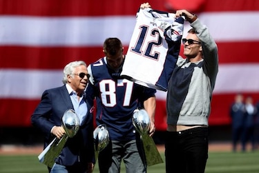 Tom Brady recupera la camiseta que le robaron en el Super Bowl