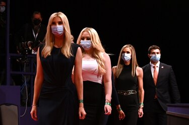 Trump y Biden discuten sobre la pandemia y negocios en el extranjero, a 12 días de las elecciones