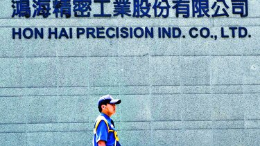 Hon Hai reporta descenso en ventas