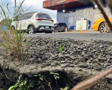 Tramo de la vía en La Cabima, en Panamá norte, presenta riesgo de colapso