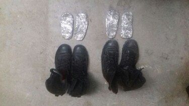 Detienen a dos custodios de la cárcel La Joya por llevar en sus botas presunta droga