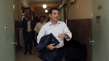 El Gobierno griego presenta el rescate ante el Parlamento