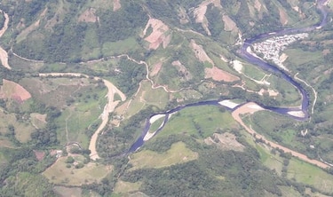El ELN destruye un oleoducto pese a cese al fuego en Colombia