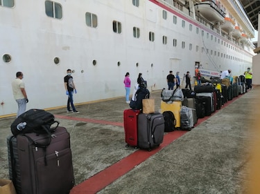 Zarpan viaje humanitario con 90 marinos extranjeros desde puerto colonense