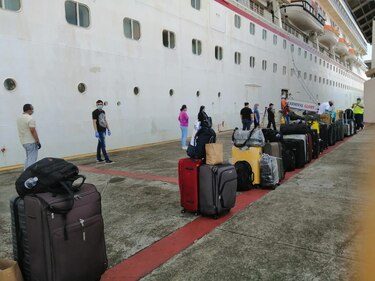 Zarpan viaje humanitario con 90 marinos extranjeros desde puerto colonense