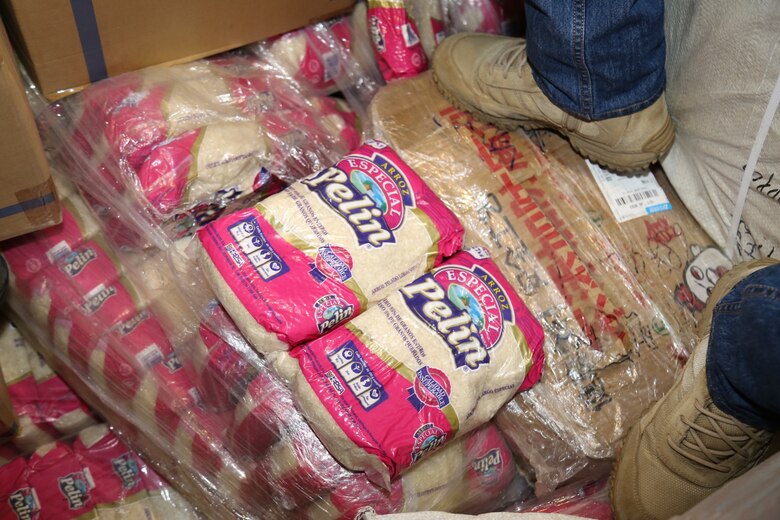 Aduanas retuvo 10,600 libras de arroz chino etiquetado como marca nacional