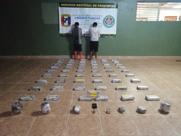 Aprehenden a dos panameños con 55 paquetes de droga en Tuquesa, Darién