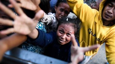 Desesperación entre las víctimas del sismo de Indonesia