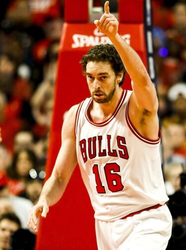Pau Gasol recibe el galardón Magic Johnson