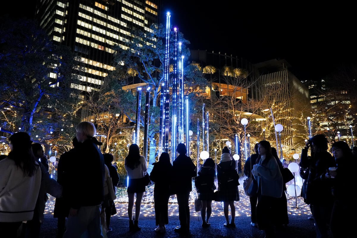 Así se ilumina el mundo para recibir la Navidad