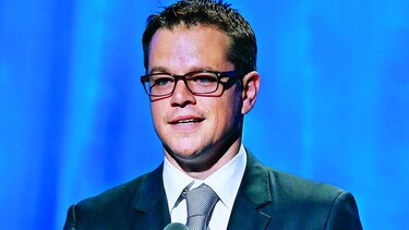 Matt Damon aprende el tiro de arco en Hungría