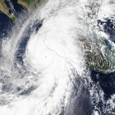 Panamá activa sistema de información en el exterior ante huracán Patricia