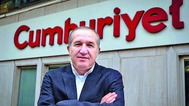 Turquía detiene a director de diario