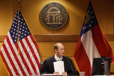 Un juez en Estados Unidos rechaza la petición de Trump de cerrar el caso de injerencia electoral en Georgia