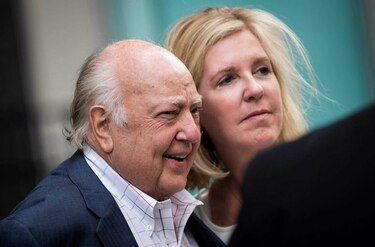 Renuncia jefe de Fox News por denuncias de acoso sexual