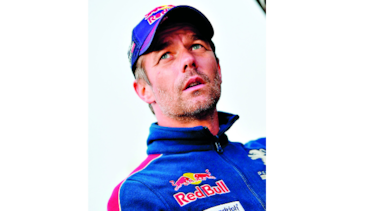 Loeb gana etapa y supera a Peterhansel