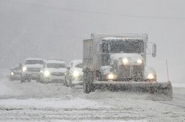 Tormenta azota el sureste de Estados Unidos; cancelan vuelos