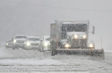Tormenta azota el sureste de Estados Unidos; cancelan vuelos