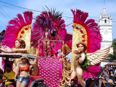 Carnavales 2026: el topón de La Villa de Los Santos deslumbra con lujo, color y rivalidad