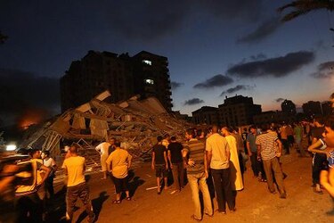 Israel destruye edificio de 12 pisos en Gaza dejando víctimas fatales