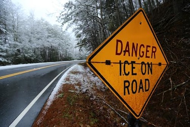Tormenta de nieve barre sur de Estados Unidos. Reportan 4 muertes
