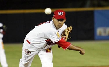 Gilberto Méndez alcanza las 100 victorias y lleva a Metro a la final