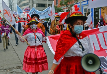 Jurado electoral de Perú retoma labor en medio de aguas turbulentas