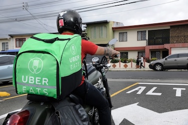Uber recorta pérdidas, pese a caída de ingresos por la pandemia