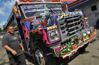 Prohíben nuevamente importar buses escolares tipo ‘diablo rojo’